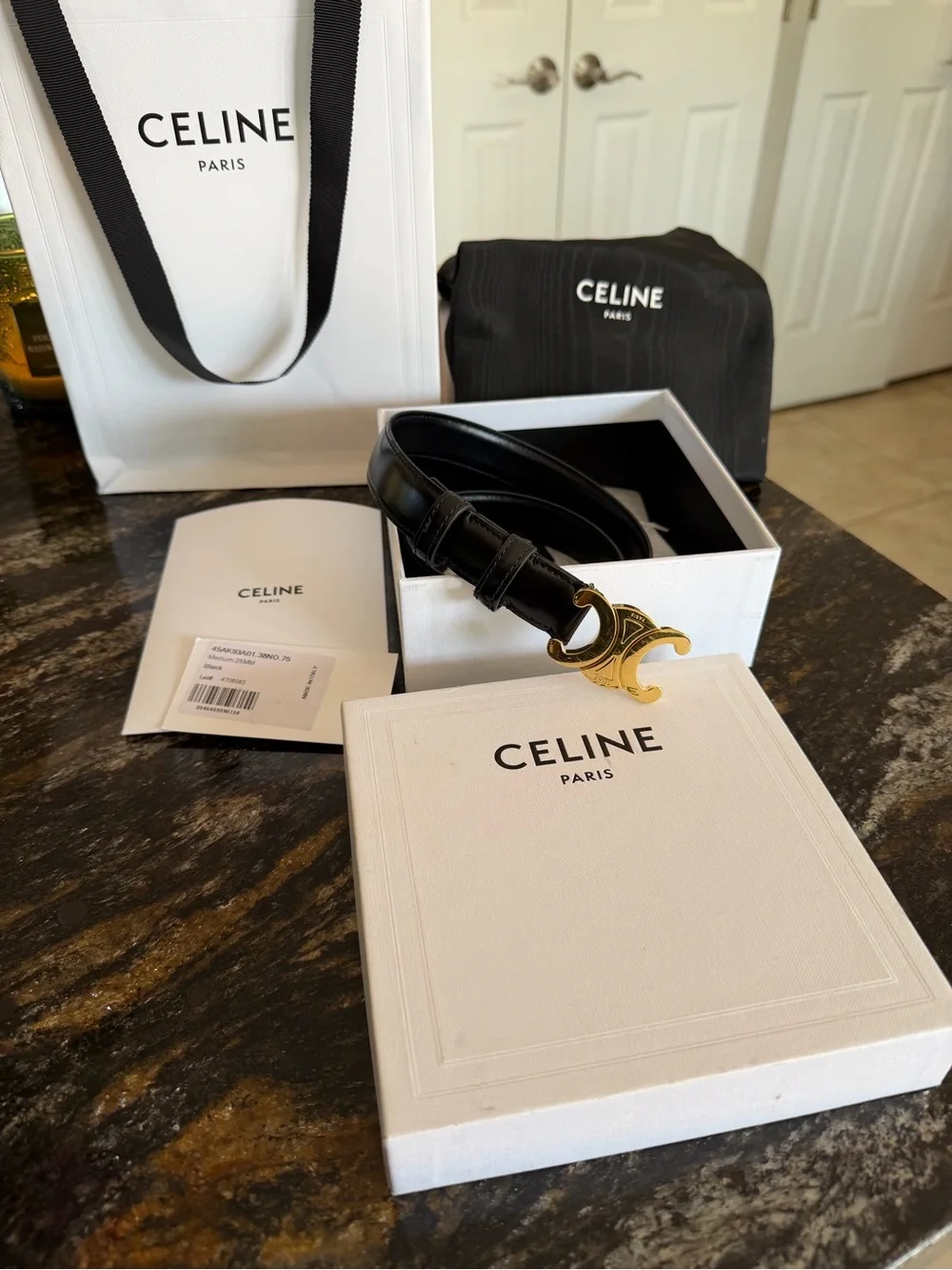 Celine Leather Woman’s Belt Size 75 - Picture 2 of 9